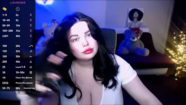 Snapshot of Emily_Mo chatting on 01/07/25, 06:27 Emily Mo online show from 01/07/25, 06:27