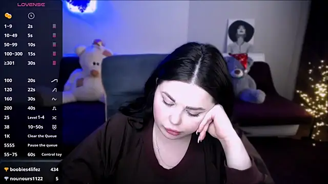 Snapshot of Emily_Mo chatting on 01/09/25, 10:09 Emily Mo online show from 01/09/25, 10:09