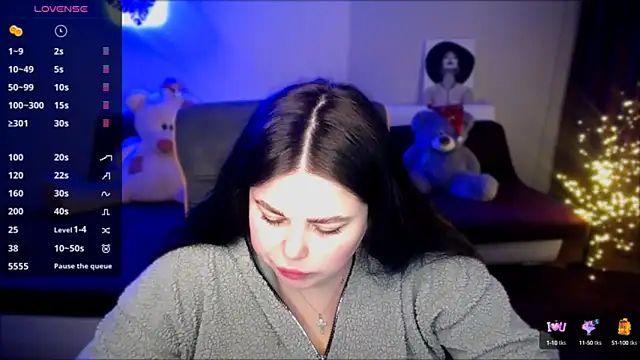 Snapshot of Emily_Mo chatting on 01/13/25, 06:38 Emily Mo online show from 01/13/25, 06:38