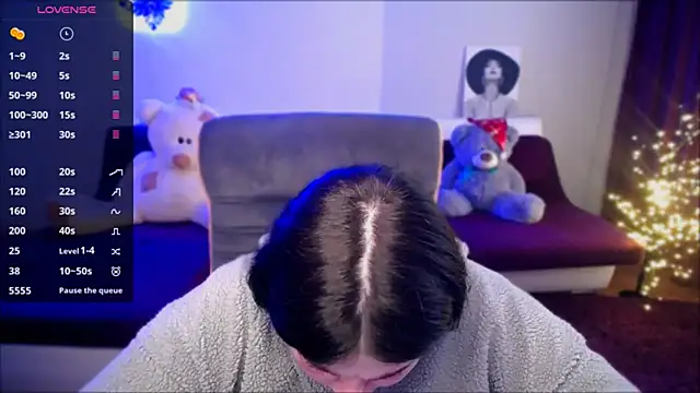 Snapshot of Emily_Mo chatting on 01/13/25, 09:41 Emily Mo online show from 01/13/25, 09:41