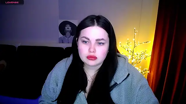 Snapshot of Emily_Mo chatting on 01/22/25, 06:31 Emily Mo online show from 01/22/25, 06:31