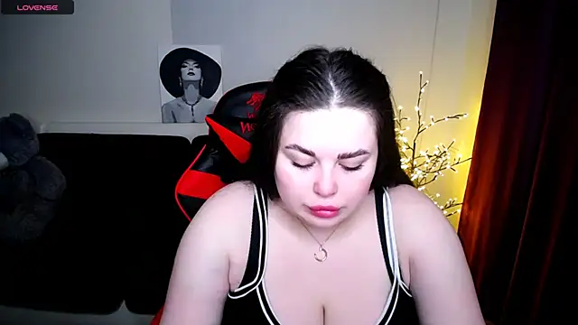 Snapshot of Emily_Mo chatting on 01/30/25, 06:35 Emily Mo online show from 01/30/25, 06:35