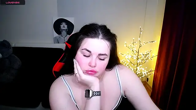 Snapshot of Emily_Mo chatting on 01/30/25, 09:36 Emily Mo online show from 01/30/25, 09:36