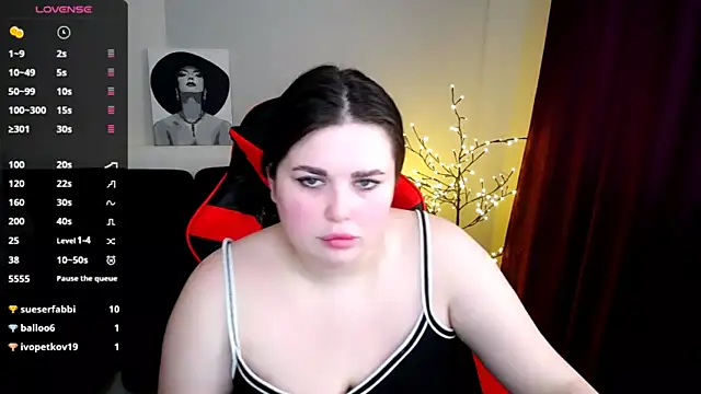 Snapshot of Emily_Mo chatting on 02/02/25, 09:30 Emily Mo online show from 02/02/25, 09:30