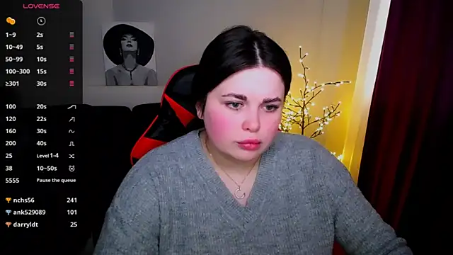 Snapshot of Emily_Mo chatting on 02/07/25, 09:37 Emily Mo online show from 02/07/25, 09:37