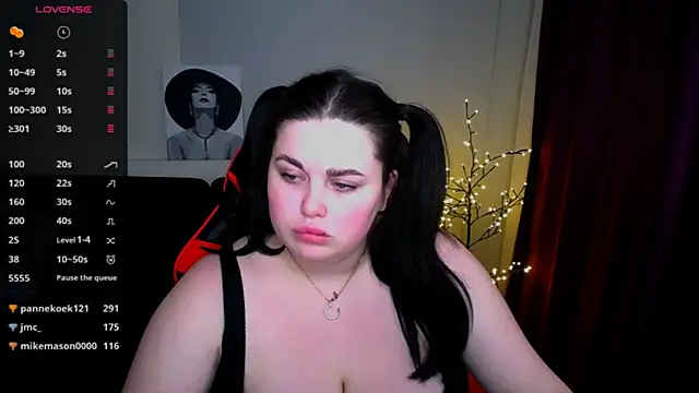 Snapshot of Emily_Mo chatting on 02/08/25, 12:39 Emily Mo online show from 02/08/25, 12:39