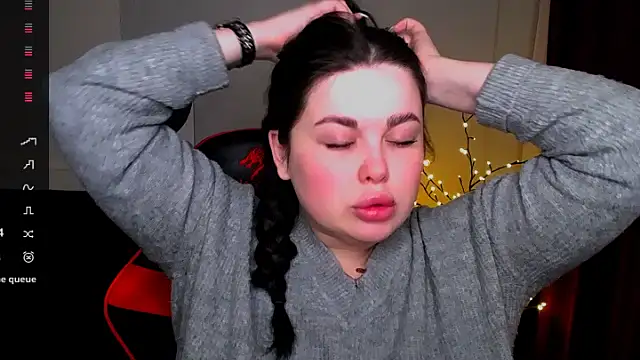 Snapshot of Emily_Mo chatting on 02/09/25, 06:33 Emily Mo online show from 02/09/25, 06:33