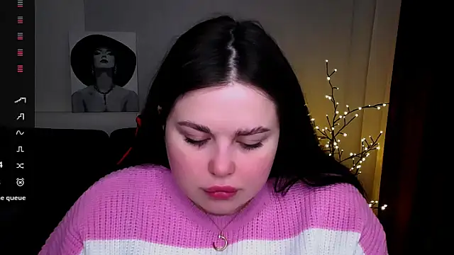 Snapshot of Emily_Mo chatting on 02/13/25, 06:30 Emily Mo online show from 02/13/25, 06:30