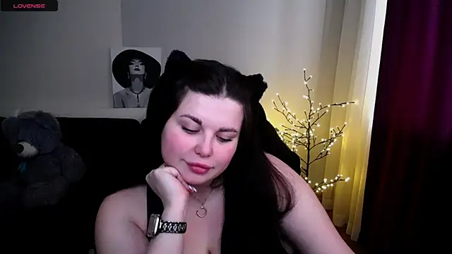 Snapshot of Emily_Mo chatting on 02/22/25, 09:34 Emily Mo online show from 02/22/25, 09:34