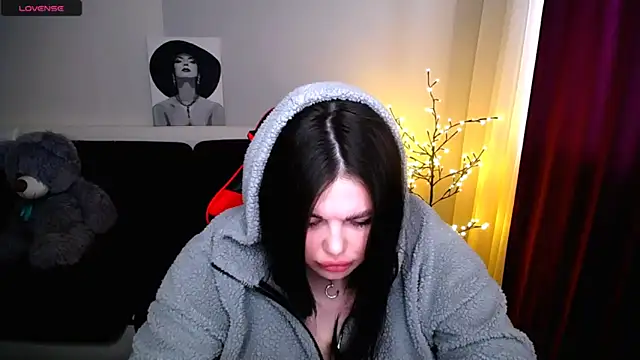 Snapshot of Emily_Mo chatting on 02/26/25, 11:09 Emily Mo online show from 02/26/25, 11:09