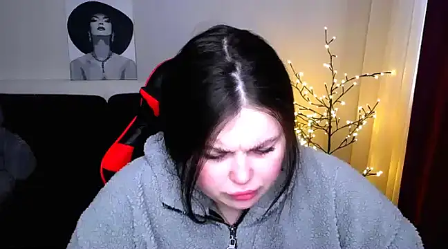 Snapshot of Emily_Mo chatting on 02/27/25, 06:40 Emily Mo online show from 02/27/25, 06:40