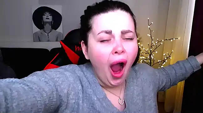 Snapshot of Emily_Mo chatting on 02/28/25, 09:47 Emily Mo online show from 02/28/25, 09:47