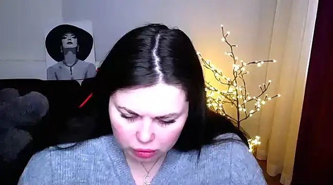 Snapshot of Emily_Mo chatting on 03/02/25, 06:37 Emily Mo online show from 03/02/25, 06:37