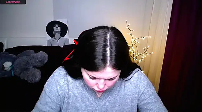 Snapshot of Emily_Mo chatting on 03/04/25, 06:37 Emily Mo online show from 03/04/25, 06:37