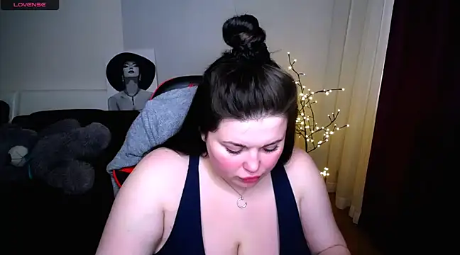 Snapshot of Emily_Mo chatting on 03/04/25, 09:40 Emily Mo online show from 03/04/25, 09:40