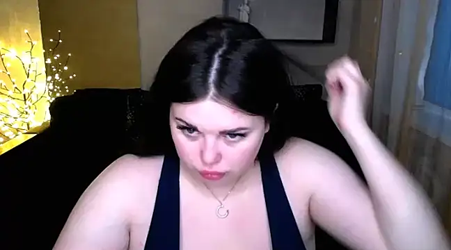 Snapshot of Emily_Mo chatting on 03/16/25, 06:31 Emily Mo online show from 03/16/25, 06:31