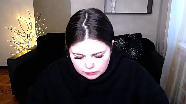 Snapshot of Emily_Mo chatting on 03/17/25, 06:51 Emily Mo online show from 03/17/25, 06:51