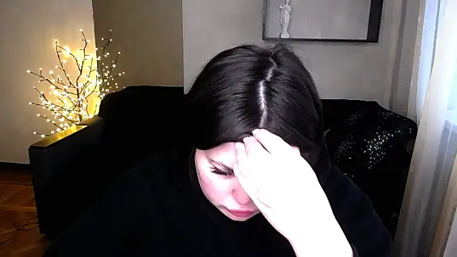 Snapshot of Emily_Mo chatting on 03/22/25, 06:22 Emily Mo online show from 03/22/25, 06:22