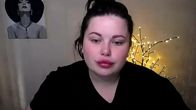 Snapshot of Emily_Mo chatting on 09/11/25, 05:29 Emily Mo online show from 09/11/25, 05:29