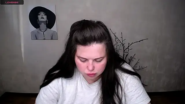 Snapshot of Emily_Mo chatting on 09/13/25, 05:40 Emily Mo online show from 09/13/25, 05:40