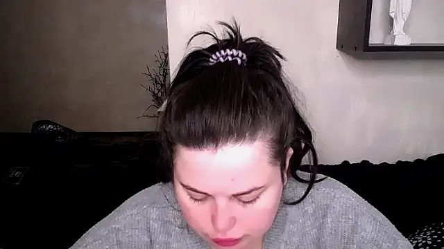 Snapshot of Emily_Mo chatting on 10/08/25, 06:22 Emily Mo online show from 10/08/25, 06:22