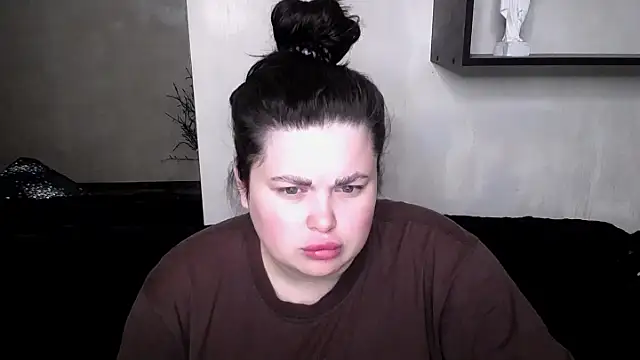 Snapshot of Emily_Mo chatting on 10/15/25, 05:40 Emily Mo online show from 10/15/25, 05:40