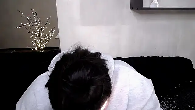 Snapshot of Emily_Mo chatting on 11/04/25, 06:34 Emily Mo online show from 11/04/25, 06:34