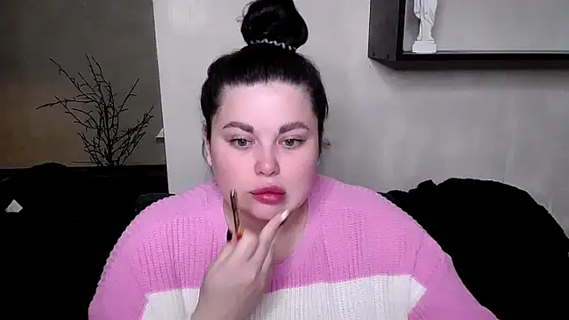 Snapshot of Emily_Mo chatting on 11/06/25, 06:47 Emily Mo online show from 11/06/25, 06:47