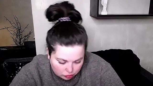 Snapshot of Emily_Mo chatting on 11/09/25, 06:44 Emily Mo online show from 11/09/25, 06:44