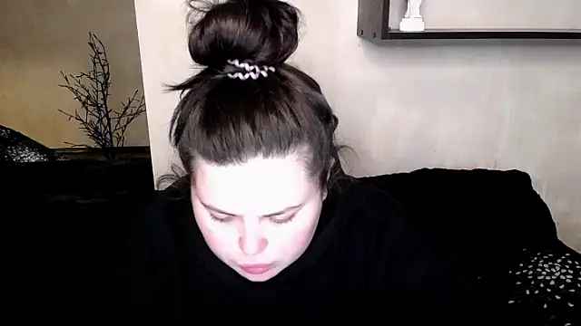 Snapshot of Emily_Mo chatting on 11/10/25, 06:34 Emily Mo online show from 11/10/25, 06:34