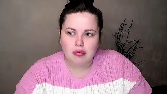 Snapshot of Emily_Mo chatting on 11/15/25, 05:38 Emily Mo online show from 11/15/25, 05:38