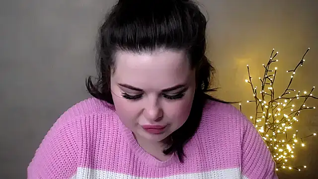 Snapshot of Emily_Mo chatting on 11/20/25, 06:35 Emily Mo online show from 11/20/25, 06:35