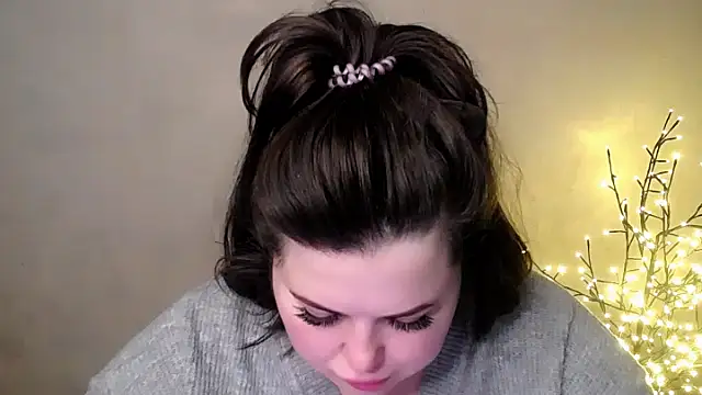 Snapshot of Emily_Mo chatting on 11/21/25, 06:34 Emily Mo online show from 11/21/25, 06:34