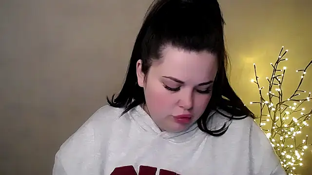 Snapshot of Emily_Mo chatting on 11/27/25, 06:37 Emily Mo online show from 11/27/25, 06:37