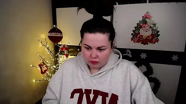 Snapshot of Emily_Mo chatting on 12/02/25, 06:52 Emily Mo online show from 12/02/25, 06:52