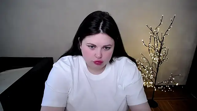Snapshot of Emily_Mo chatting on 05/08/26, 05:46 Emily Mo online show from 05/08/26, 05:46