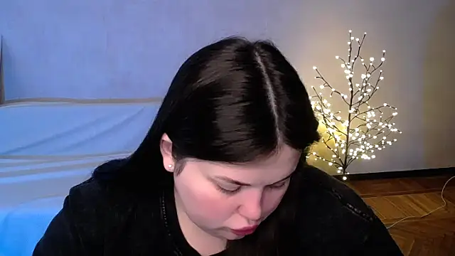 Snapshot of Emily_Mo chatting on 06/05/26, 06:52 Emily Mo online show from 06/05/26, 06:52