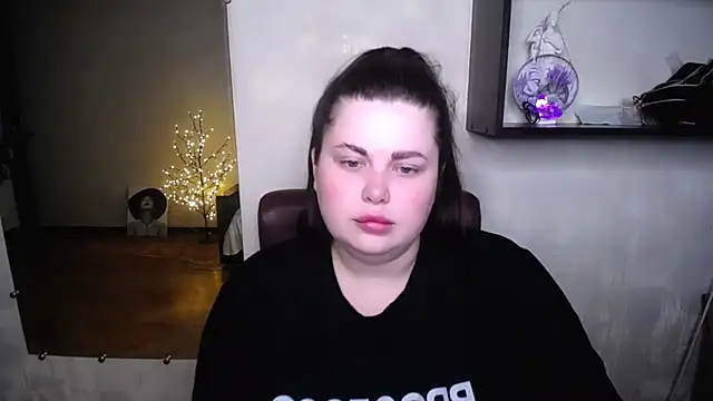 Snapshot of Emily_Mo chatting on 07/02/26, 05:57 Emily Mo online show from 07/02/26, 05:57