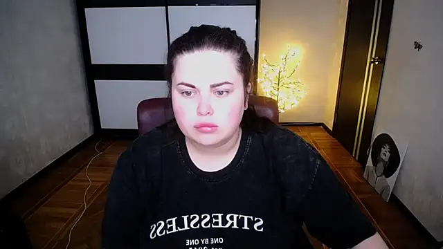 Snapshot of Emily_Mo chatting on 07/22/26, 05:54 Emily Mo online show from 07/22/26, 05:54