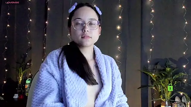 Snapshot of shantalc3rezo chatting on 02/17/25, 01:36 shantalc3rezo online show from 02/17/25, 01:36