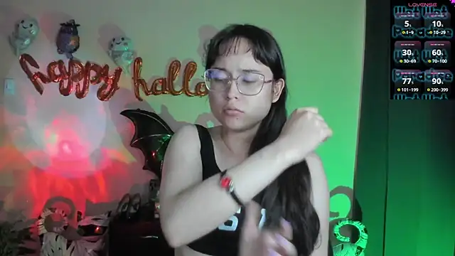 Snapshot of shantalc3rezo chatting on 10/23/25, 09:57 shantalc3rezo online show from 10/23/25, 09:57