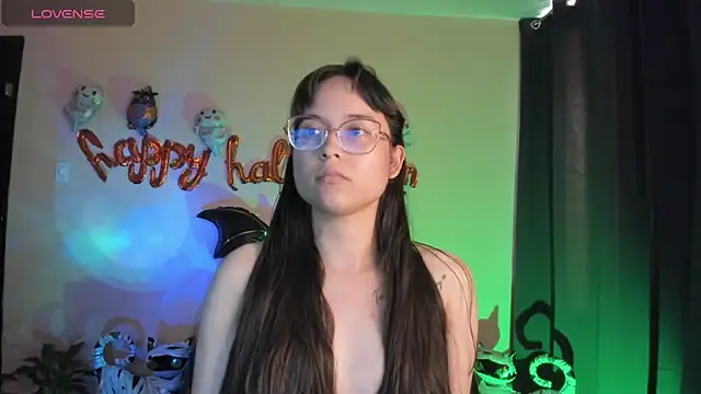 Snapshot of shantalc3rezo chatting on 10/25/25, 09:42 shantalc3rezo online show from 10/25/25, 09:42