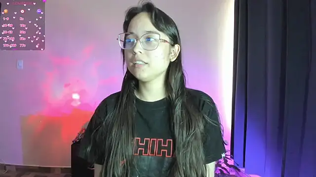 Snapshot of shantalc3rezo chatting on 11/27/25, 08:33 shantalc3rezo online show from 11/27/25, 08:33