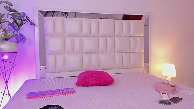 Anais aradia online show from 12/31/24, 05:33