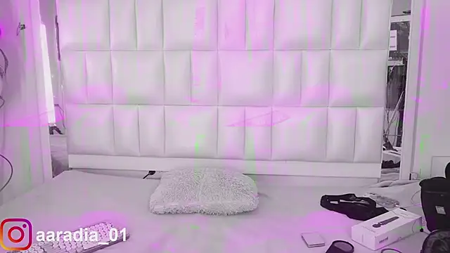 Anais aradia online show from 02/06/26, 07:12