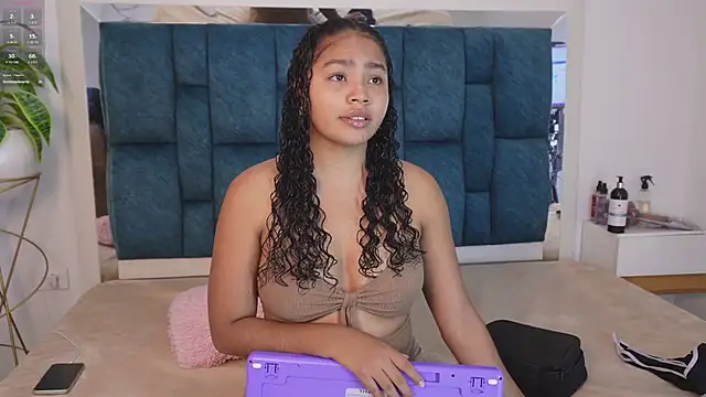 Anais aradia online show from 03/24/26, 07:24