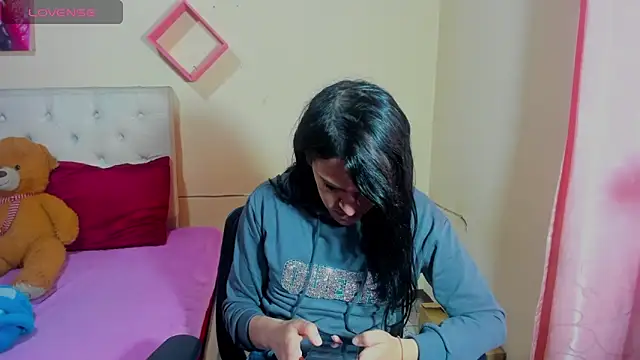 Snapshot of sweet1Girl chatting on 12/18/24, 01:56 sweet1Girl online show from 12/18/24, 01:56