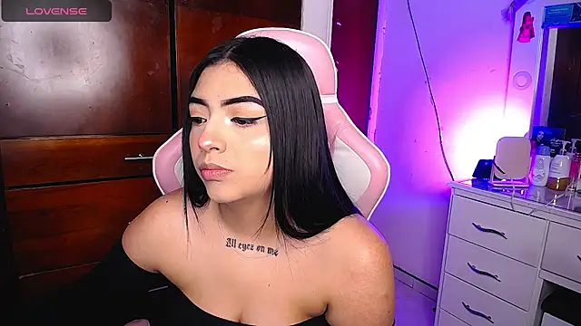 Snapshot of eva_six chatting on 02/25/25, 01:41 eva six online show from 02/25/25, 01:41