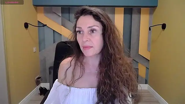 EllaLong online show from 12/31/24, 12:36