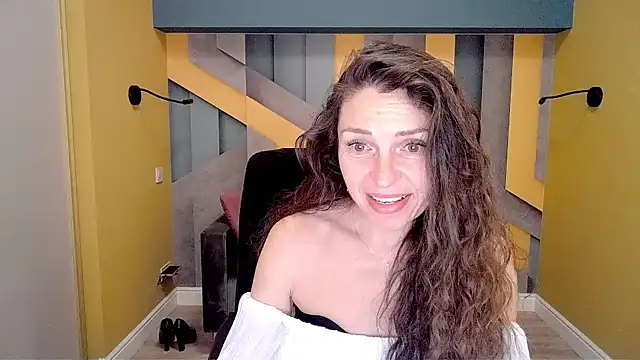 EllaLong online show from 02/15/25, 12:33